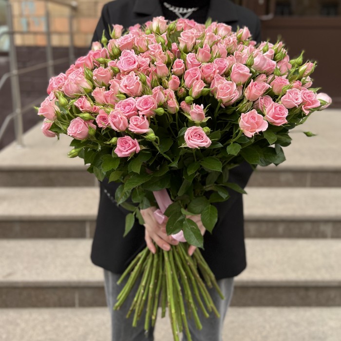 51 розовая кустовая роза Одилия 60 см