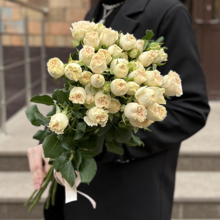 7 кустовых пионовидных роз Саммер-роз 50 см