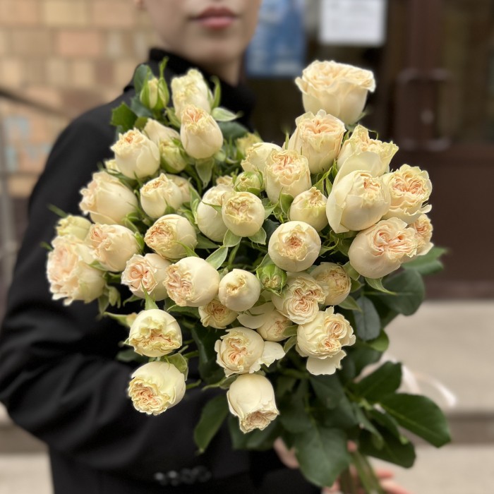 7 кустовых пионовидных роз Саммер-роз 50 см