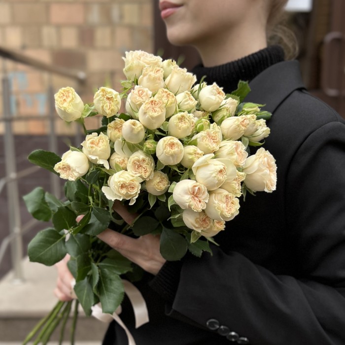 7 кустовых пионовидных роз Саммер-роз 50 см