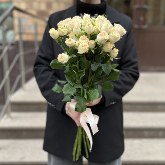 7 кустовых пионовидных роз Саммер-роз 50 см