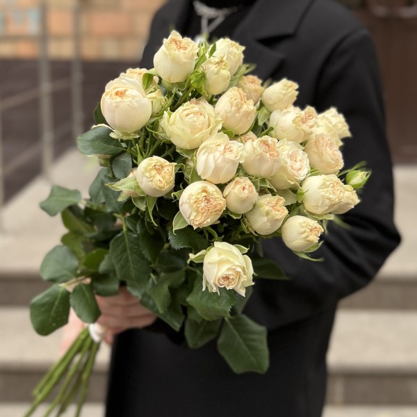 9 кустовых персиково-зеленых роз Саммер-роз 60 см