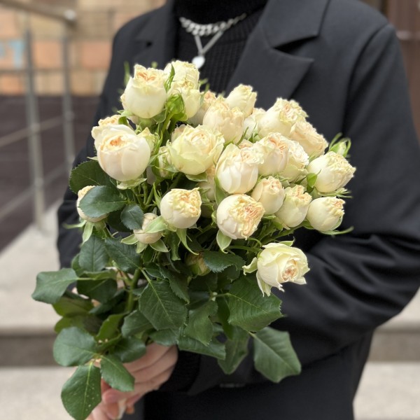 9 кустовых пионовидных роз Саммер-роз 50 см