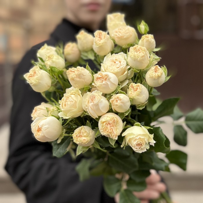 9 кустовых пионовидных роз Саммер-роз 50 см