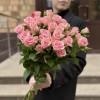 9 розовых кустовых роз Одилия 60 см