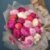 Букет из 25 ярких пионов MIX