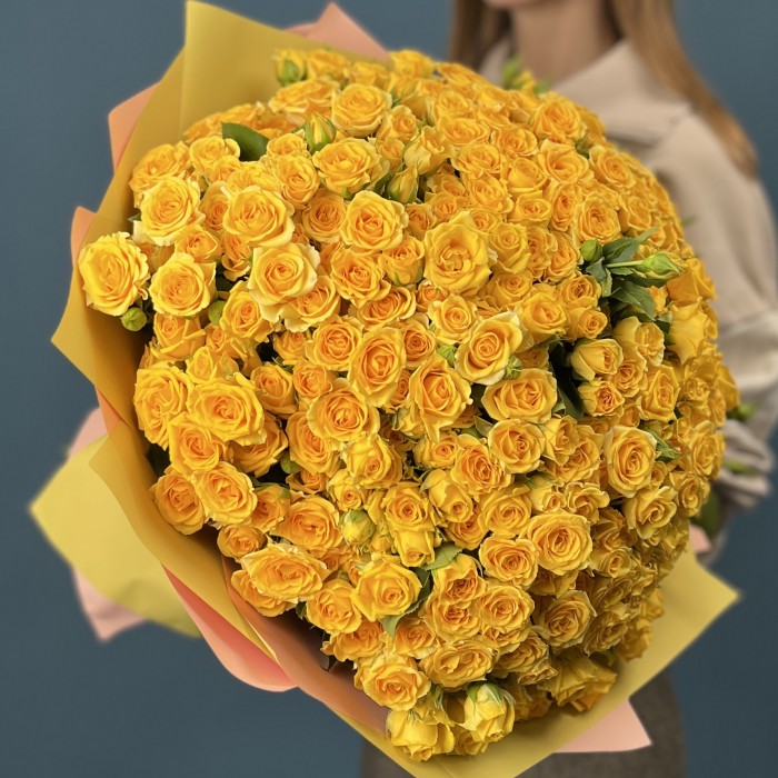 101 кустовая Роза Еллоу бейби 40 см