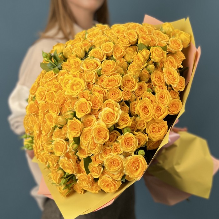 101 кустовая Роза Еллоу бейби 40 см