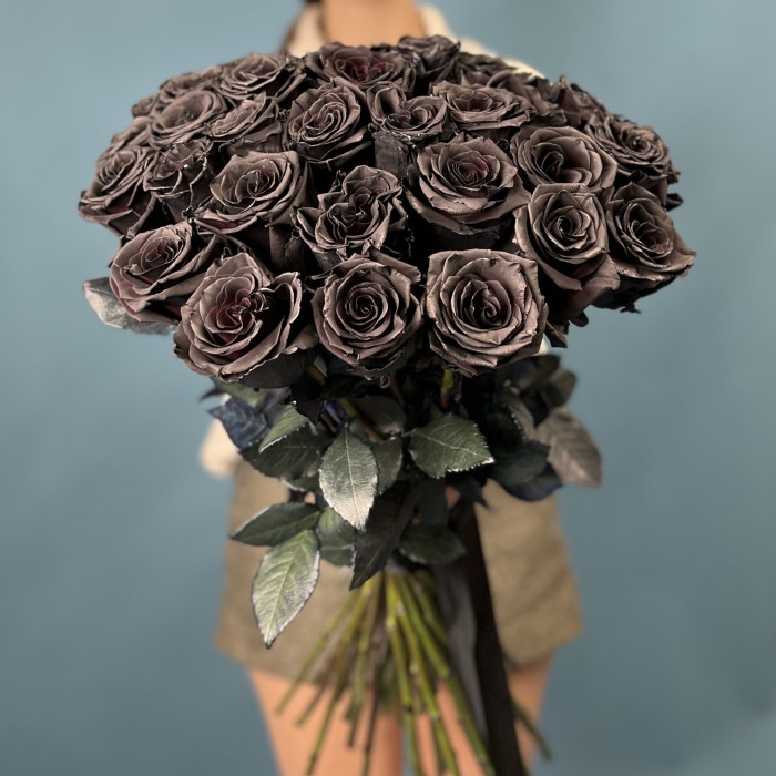 35 черных роз 60 см