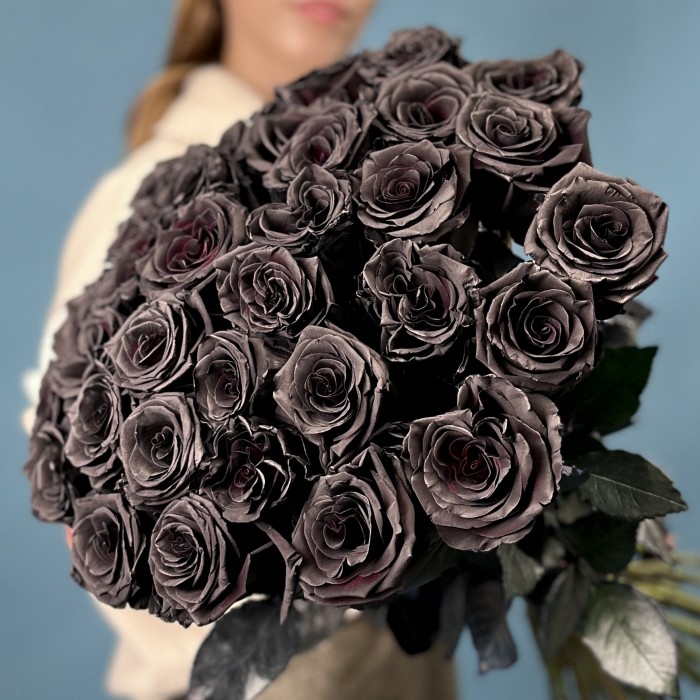 35 черных роз 60 см