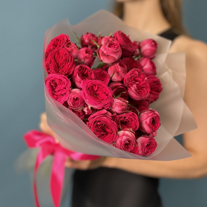 9 кустовых пионовидных роз Роял трендсеттер 40 см