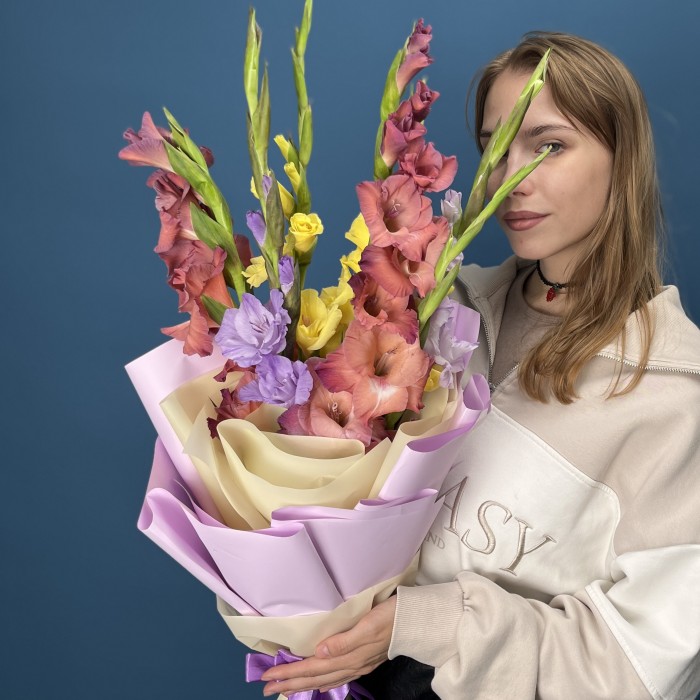 7 ярких гладиолусов MIX