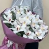 Новогодний букет с белыми орхидеями