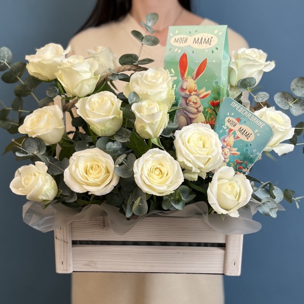 15 белых роз в ящике Моей маме