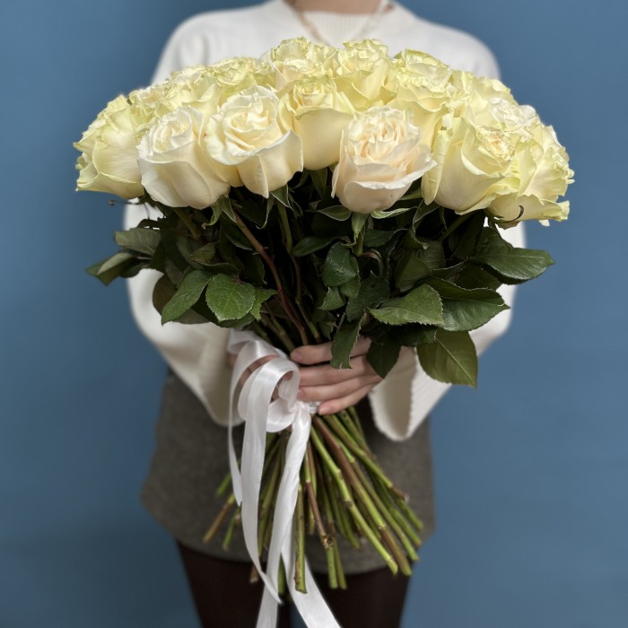 15 роз Мондиаль 50 см