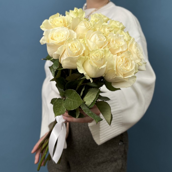 15 роз Мондиаль 50 см