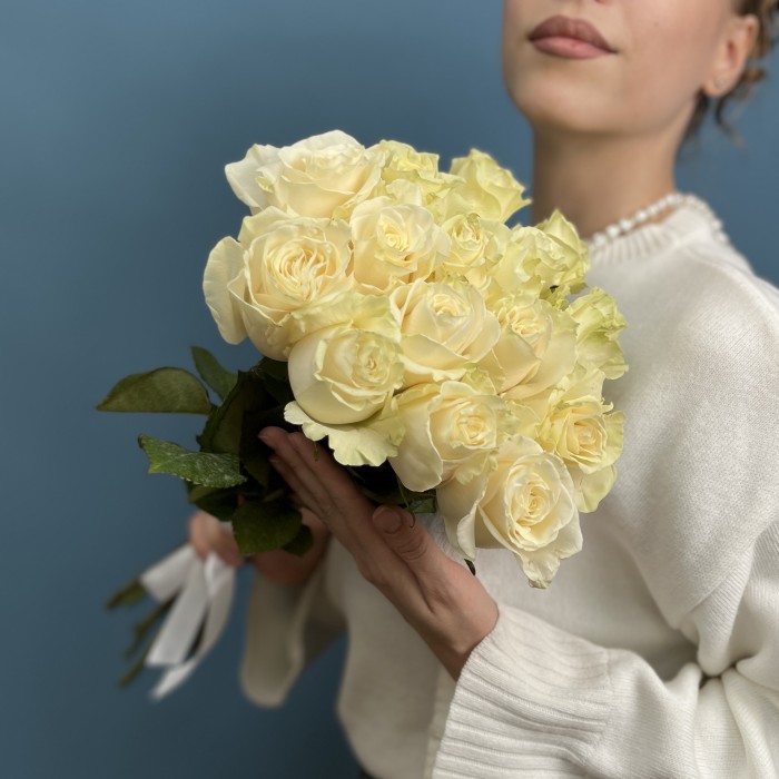 15 роз Мондиаль 50 см