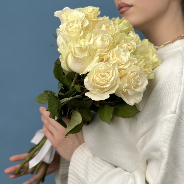 15 роз Мондиаль 50 см