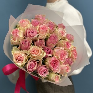 25 роз розовый микс