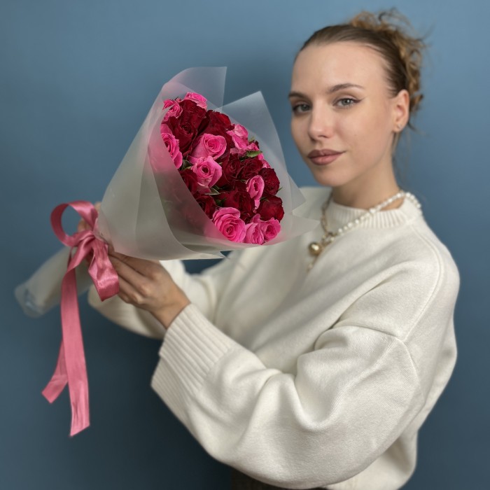 25 роз Ягодка Малинка