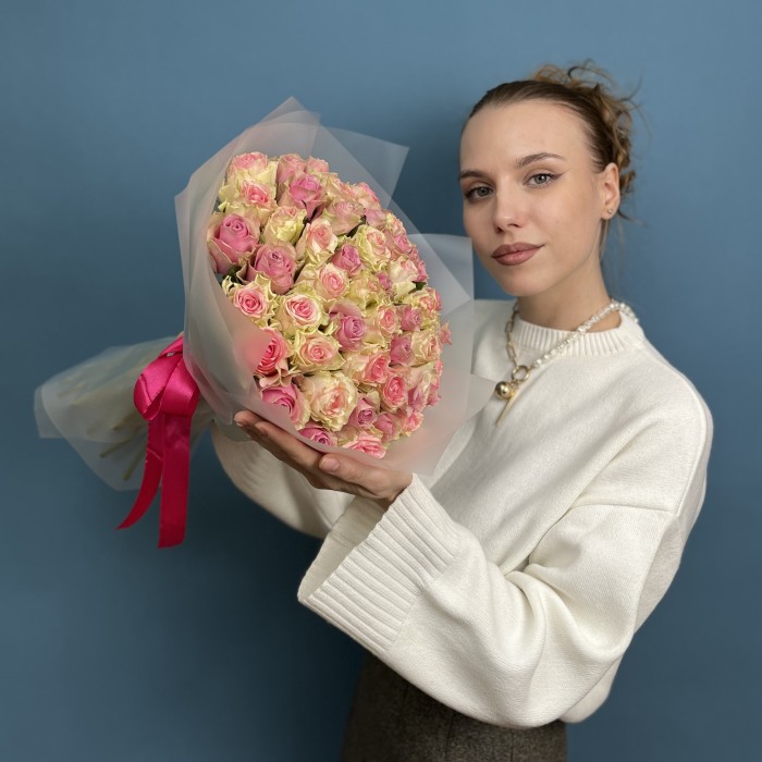 51 роз розовый микс
