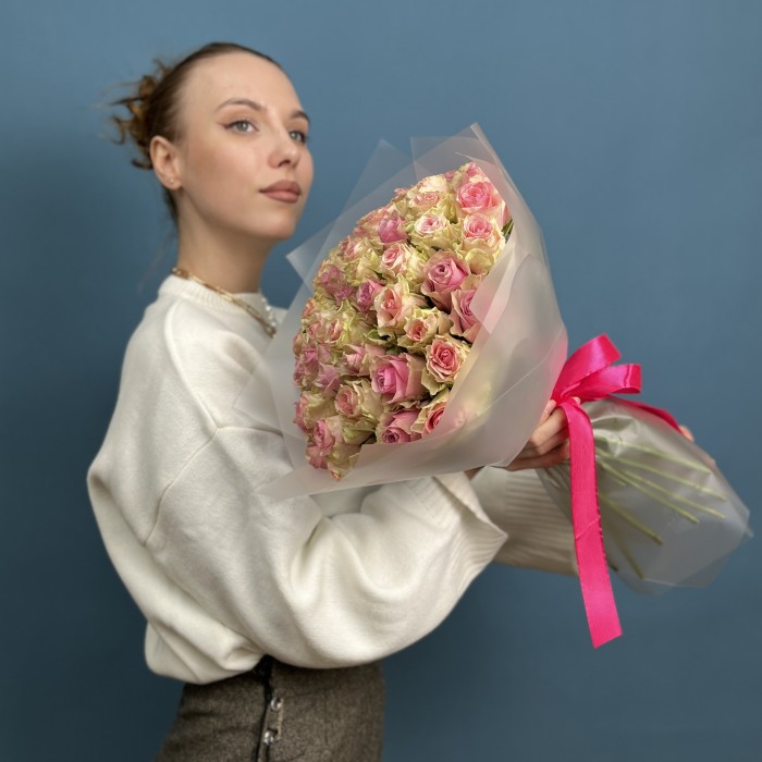 51 роз розовый микс