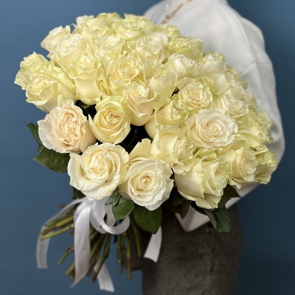 51 роза мондиаль 50 см