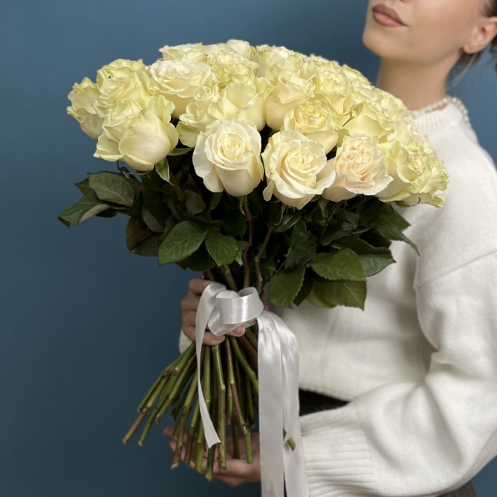 51 роза мондиаль 50 см