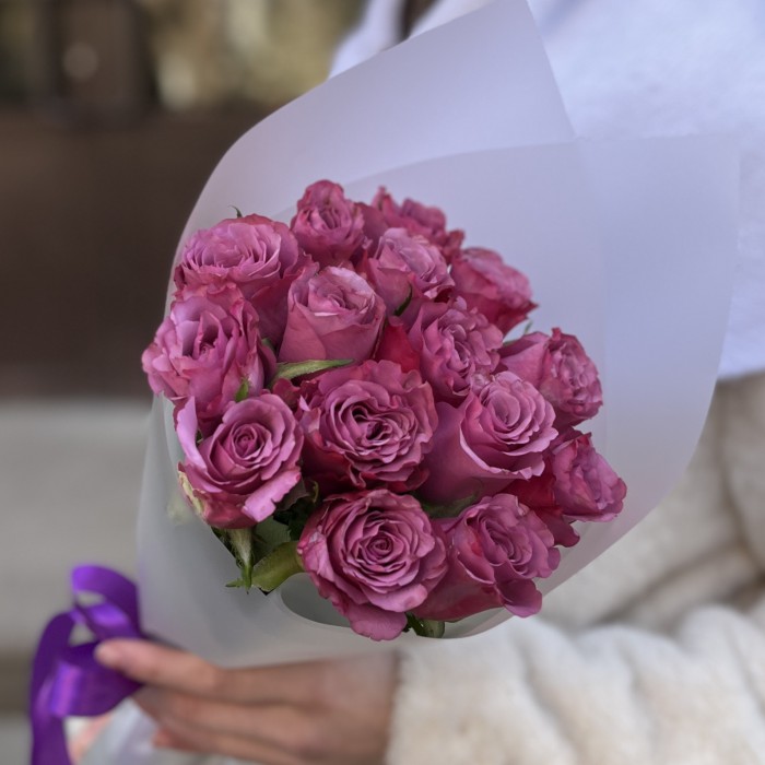 15 фиолетовых роз Дип Перпал 40 см