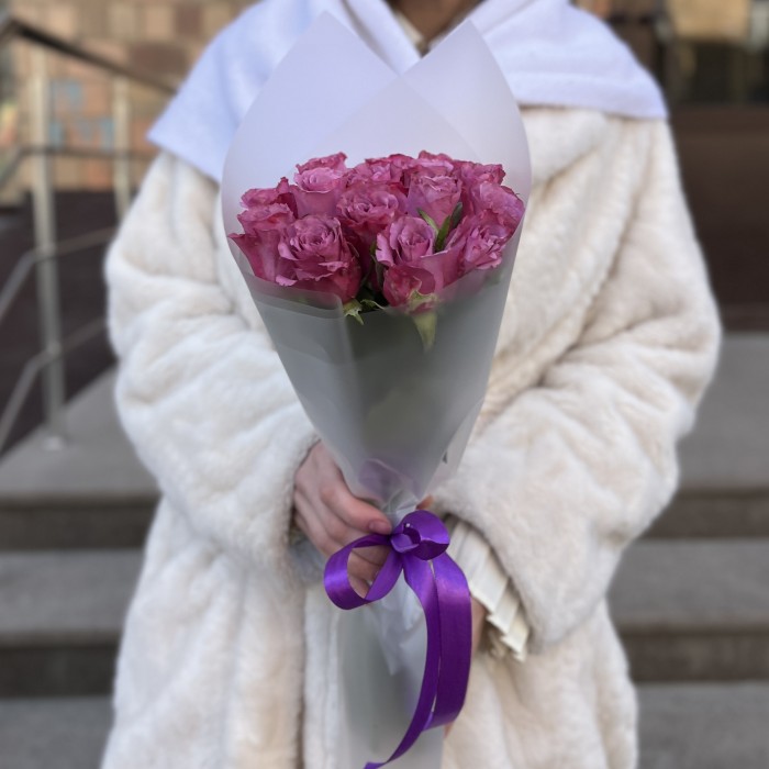 15 фиолетовых роз Дип Перпал 40 см