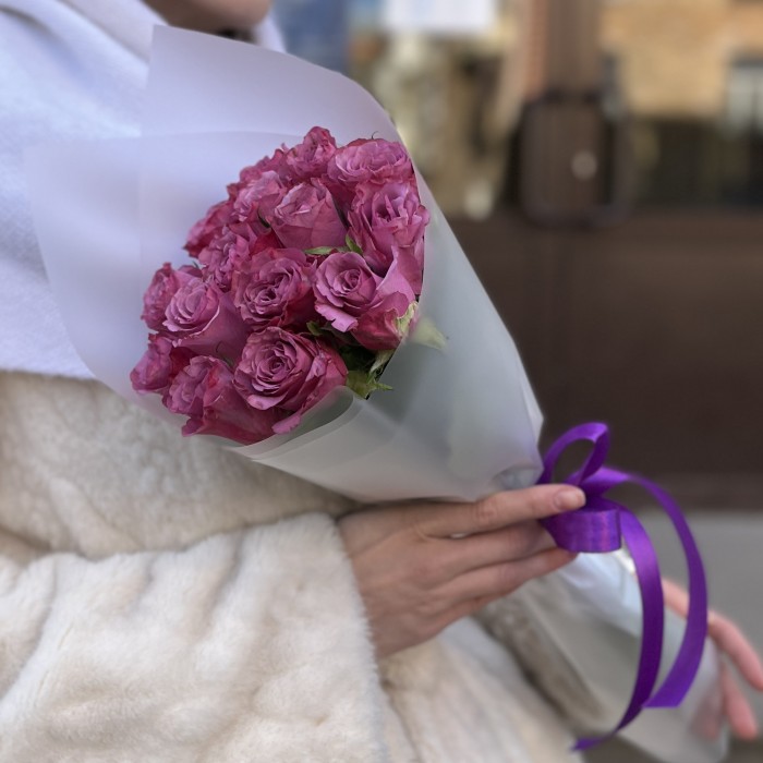 15 фиолетовых роз Дип Перпал 40 см