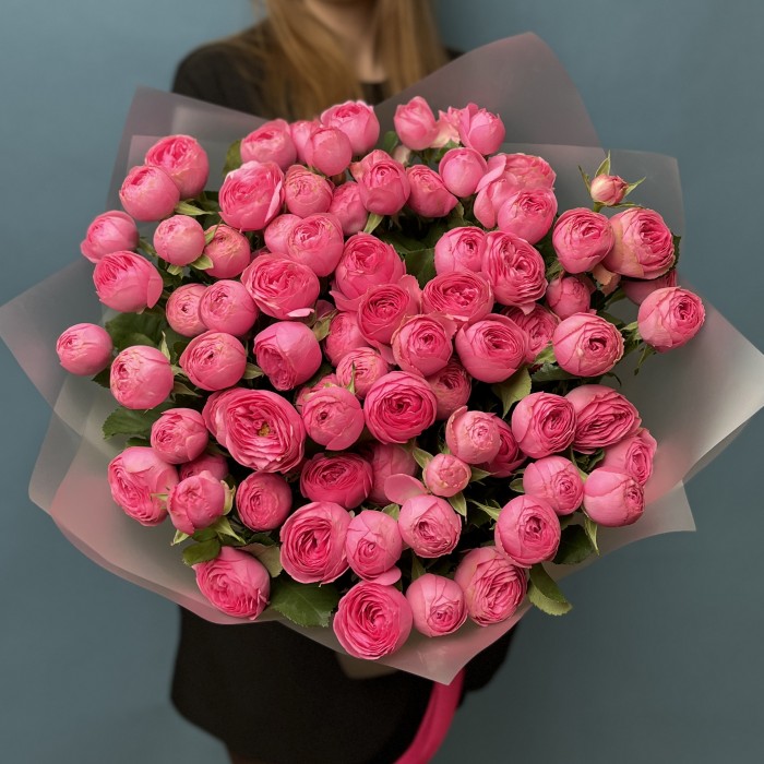 15 кустовых пионовидных роз Жизель 60 см