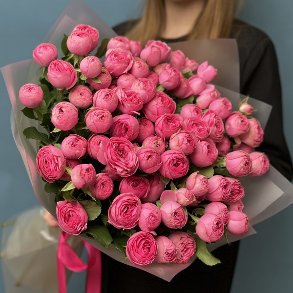 15 кустовых пионовидных роз Жизель 60 см