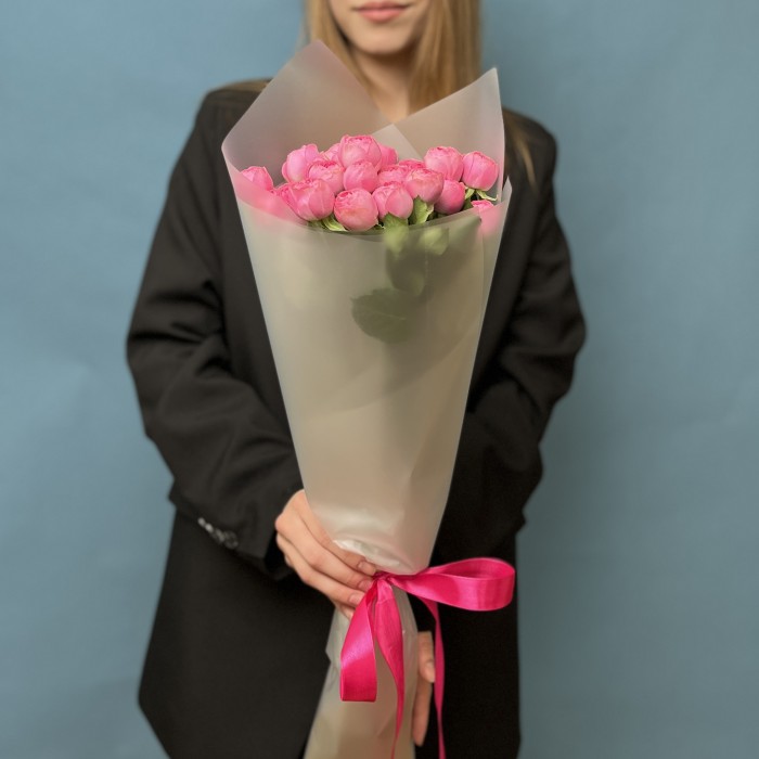 5 кустовых розовых роз Жизель 60 см