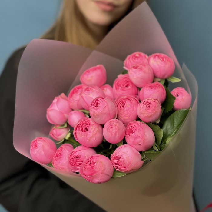 5 кустовых розовых роз Жизель 60 см