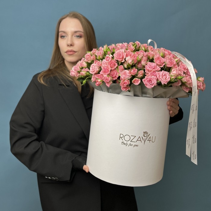 51 розовая кустовая Роза Одилия в коробке