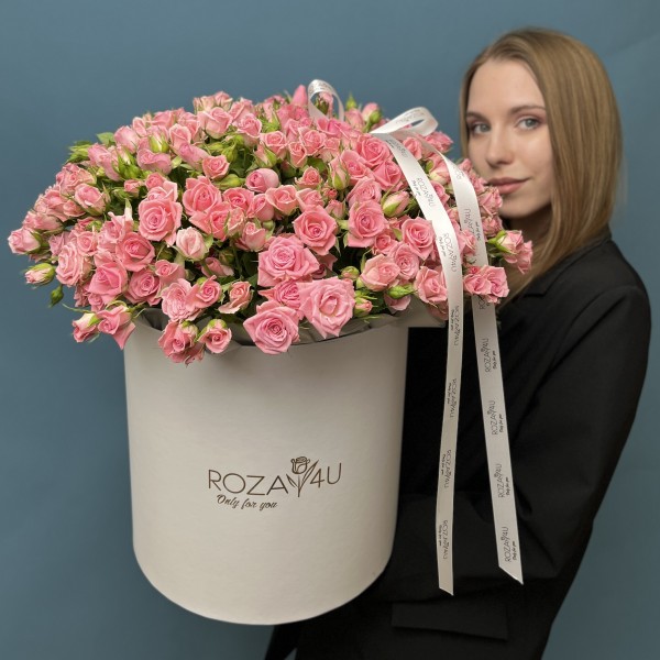 51 розовая кустовая Роза Одилия в коробке