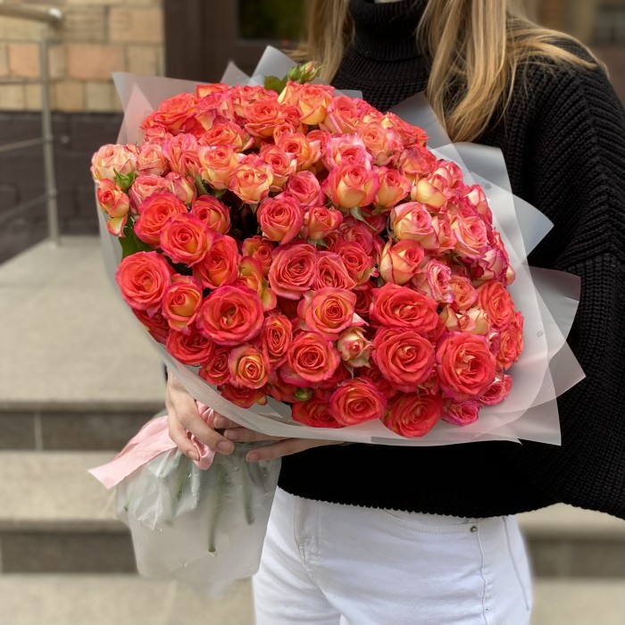 35 ярких кустовых роз Саммер Дэнс