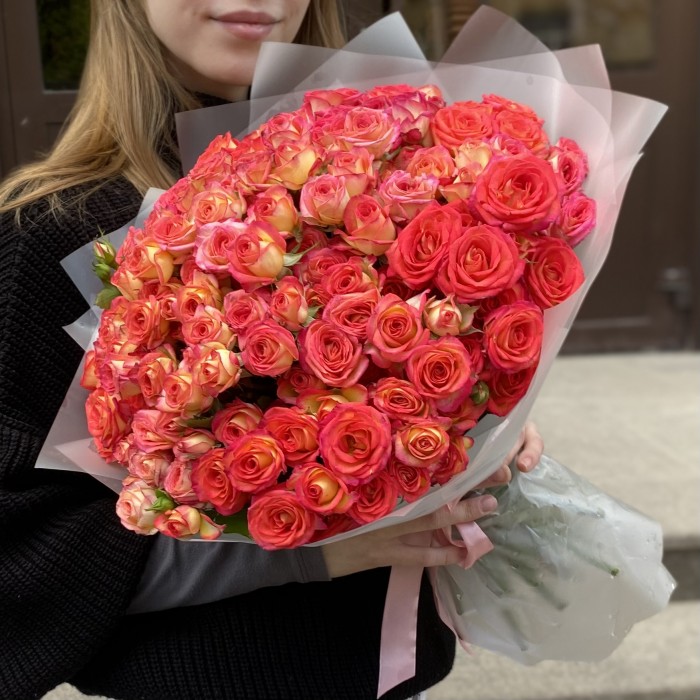 35 ярких кустовых роз Саммер Дэнс