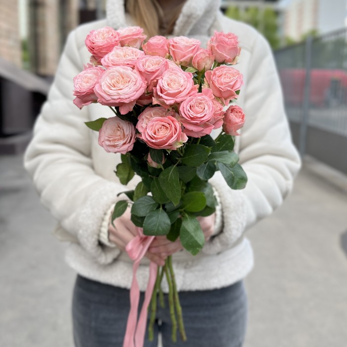 5 кустовых Пионовидных роз Мадам Бомбастик 60 см