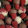 Клубника в шоколаде сердечко с малиной