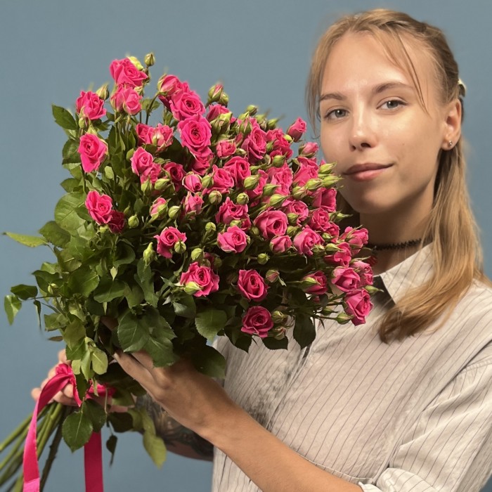 11 кустовых роз Глория 70 см