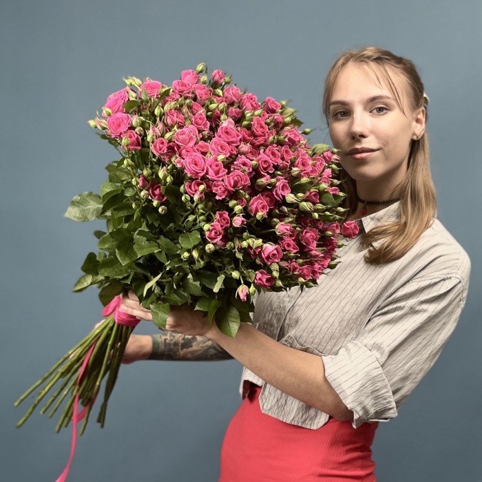 25 кустовых роз Глория 70 см