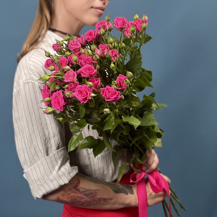 5 кустовых роз Глория 70 см