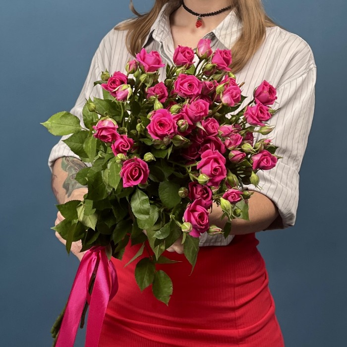 7 кустовых роз Глория 70 см