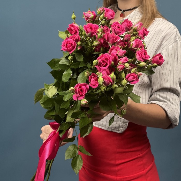 7 кустовых роз Глория 70 см