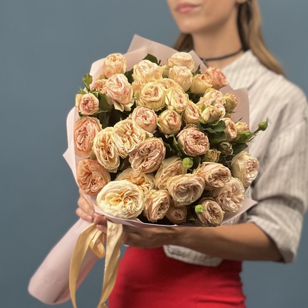 9 кустовых пионовидных роз Джентл трендсеттер 60 см