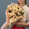 9 кустовых персиковых роз Джентл трендсеттер 50 см