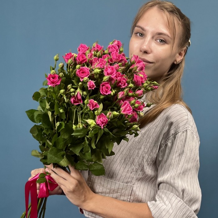 9 кустовых роз Глория 70 см