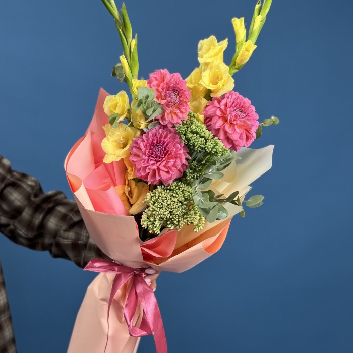Букет в школу яркие краски